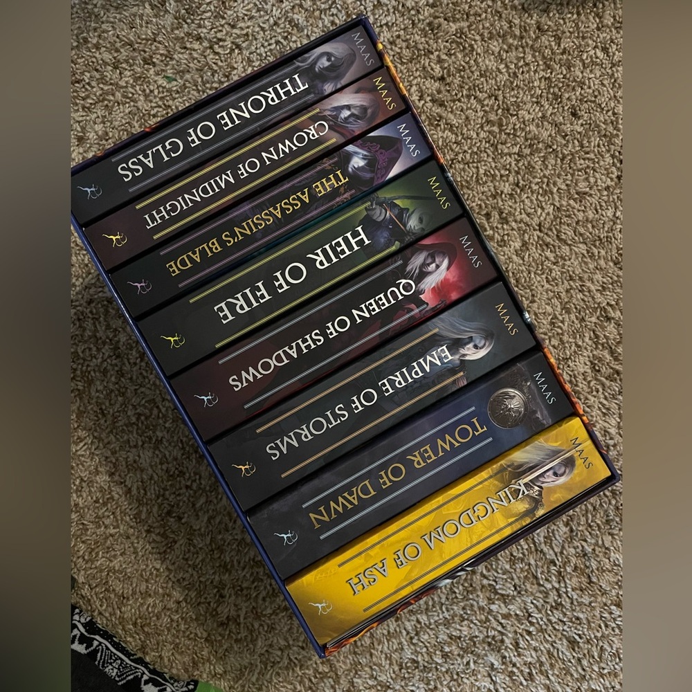 Throne of Glass Box Set with Poster